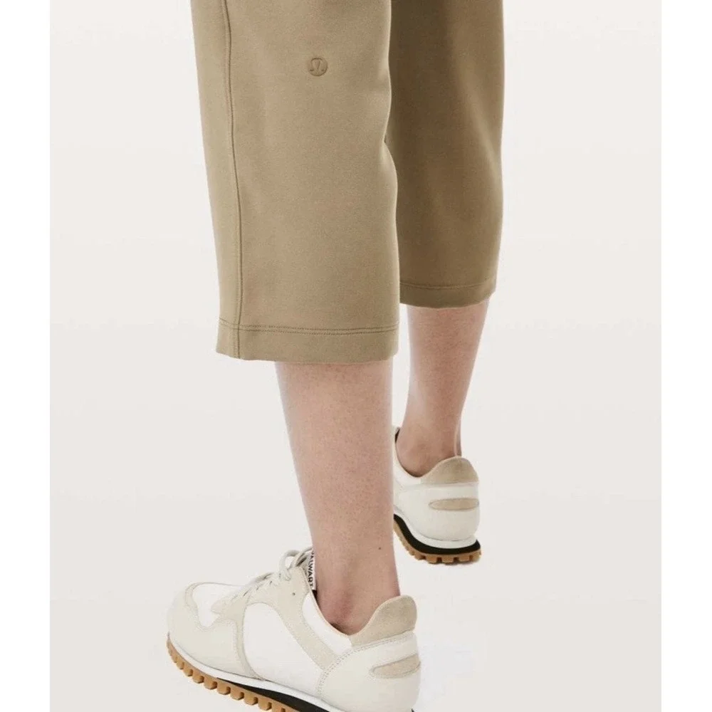 Lululemon‎ On The Fly Crop Pants Size 10 Khaki Woven Drawstring Stretch Casual